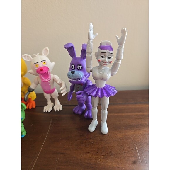 Five Nights At Freddy's FNAF Lot of 8 Figures 5" Set Unbranded - Picture 4 of 4
